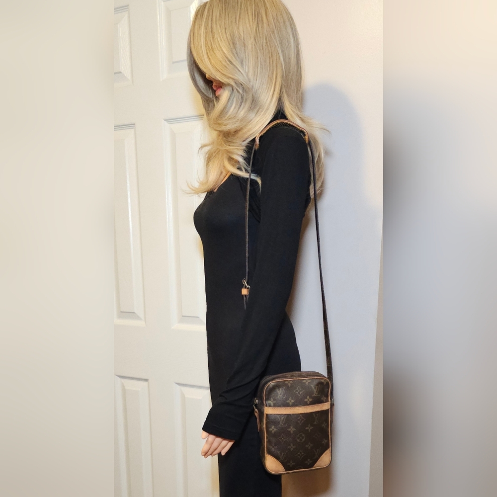 Authentic LOUIS VUITTON Monogram Danube PM Crossbody - Picture 4 of 16